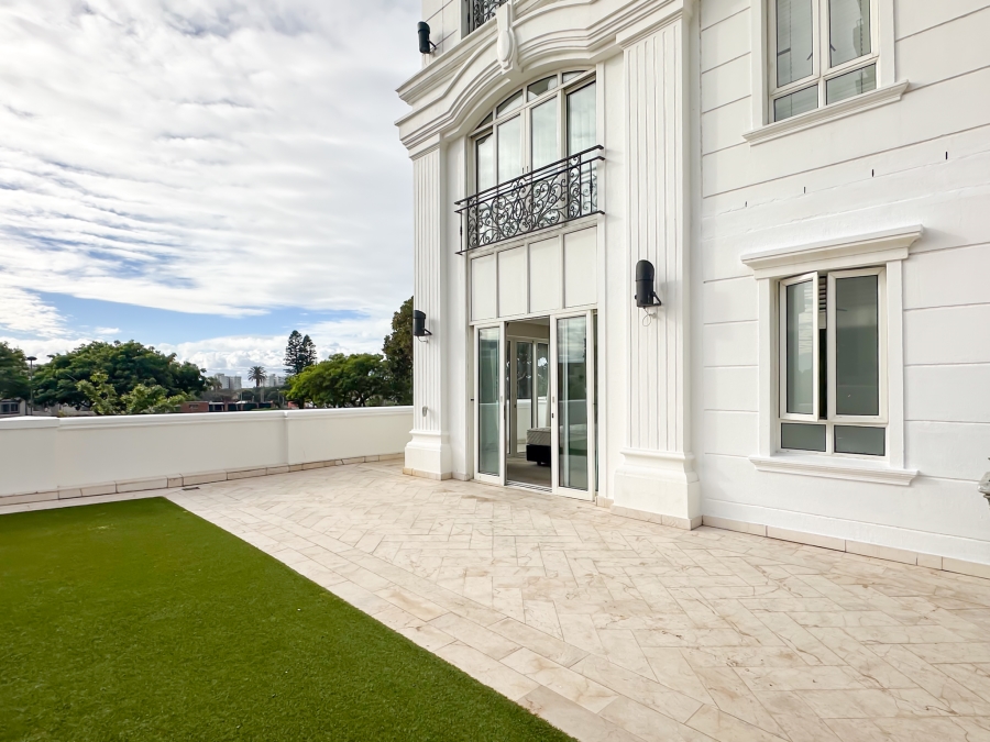 2 Bedroom Property for Sale in Sea Point Western Cape